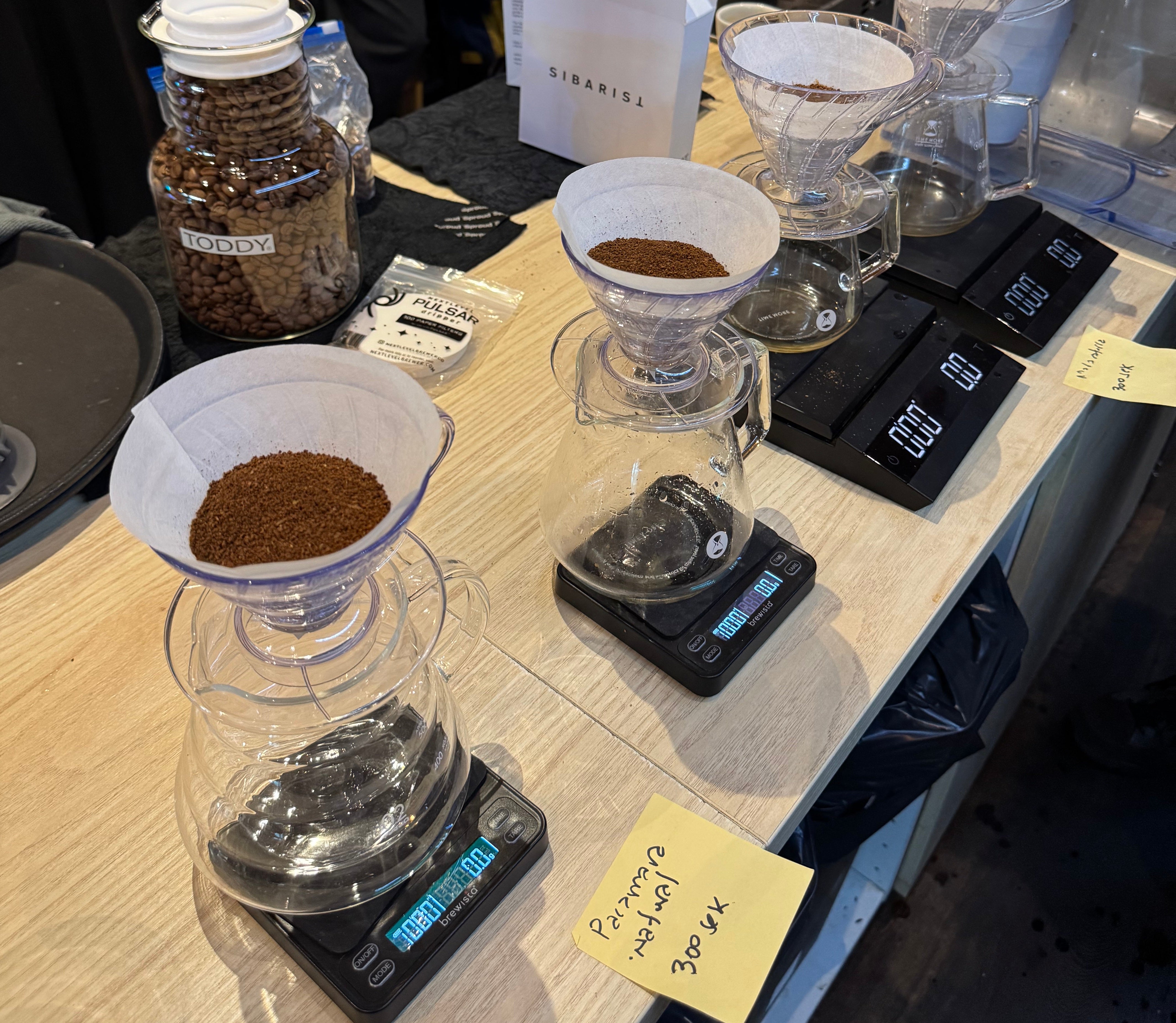 Pour Over Grind Size: How to Find the Perfect Setting (V60 Guide)
