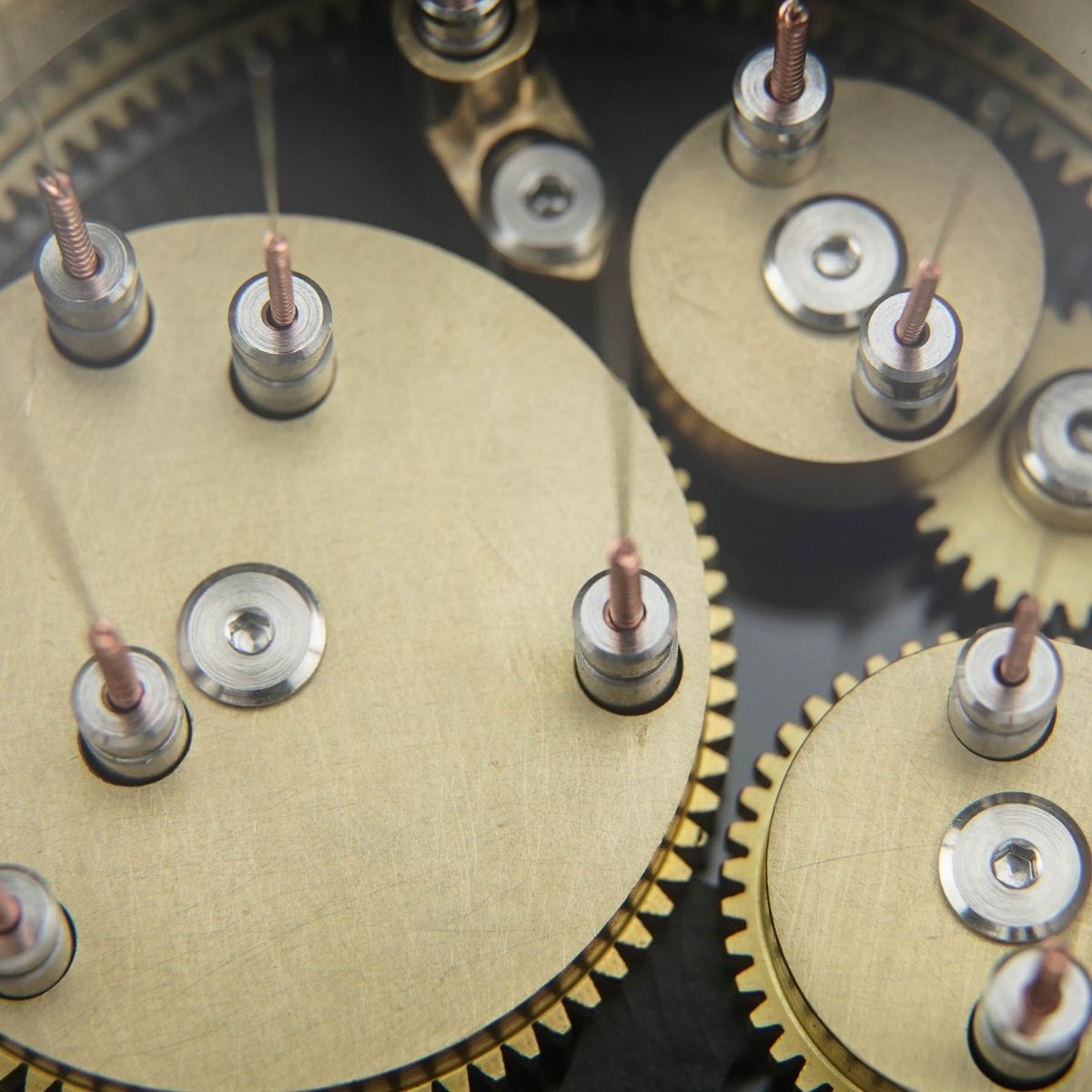 Moonraker espresso distribution tool, close up on gears.